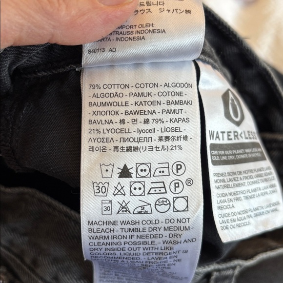 Levi's Premium
HIGH LOOSE TAPER FIT WOMEN'S
PANTS Black Size 27 80's Style - Picture 12 of 16